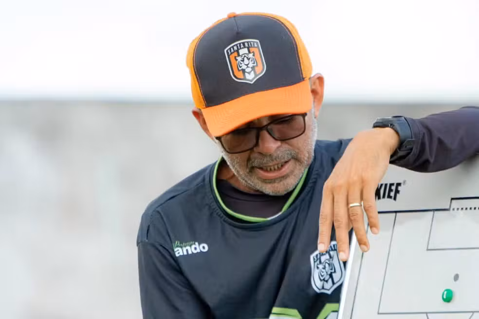 Maia deixa Atlético Santa Rita após cirurgia no olho e será substituído por Índio Ferreira
